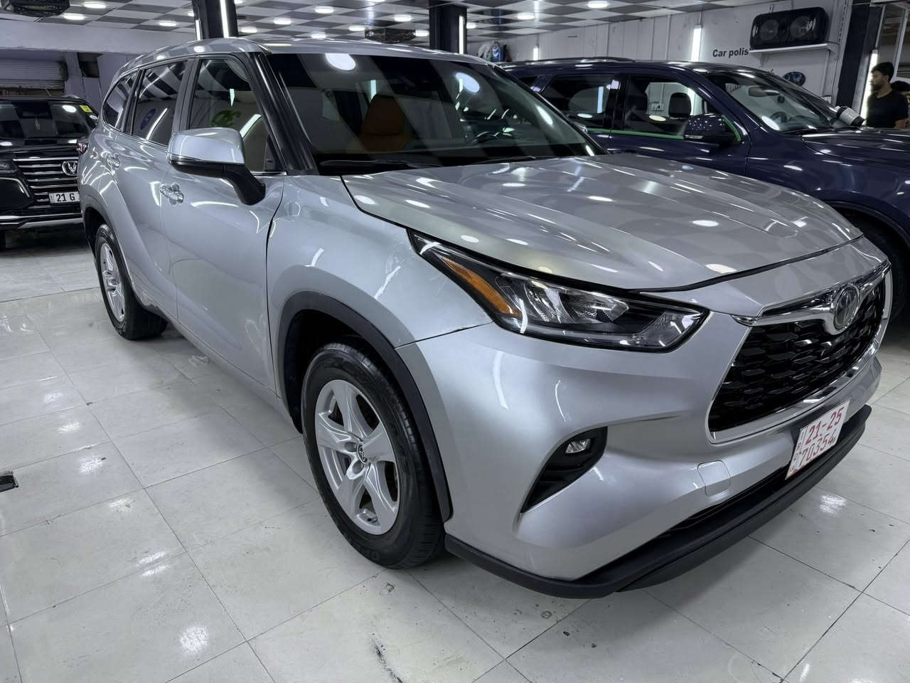 تويوتا هايلاندار ٢٠٢٣   LE
صبغ فقط بونيت بدوان دواخل وجاملغات تعديل بارد 
ايرباك استيرن وبرده وراجع سستم
كاتي تترقم شمالي ب١٥ ورقه
مدة ترقم ٣ اشهر من تاريخ الشراء
سعر مناسب جدا.       ٢٣٠ $. ورقه. 
محرك ٢٤٠٠ تربو اربعه بستن بنزين فقط
تشغيل بصمه وصندوق كهرباء وكشن كهرباء ورادار جانبي وامامي وخلفي 
ماشيه ٥٢ الف
مكان سياره كركوك 
للاستفسار ***********
