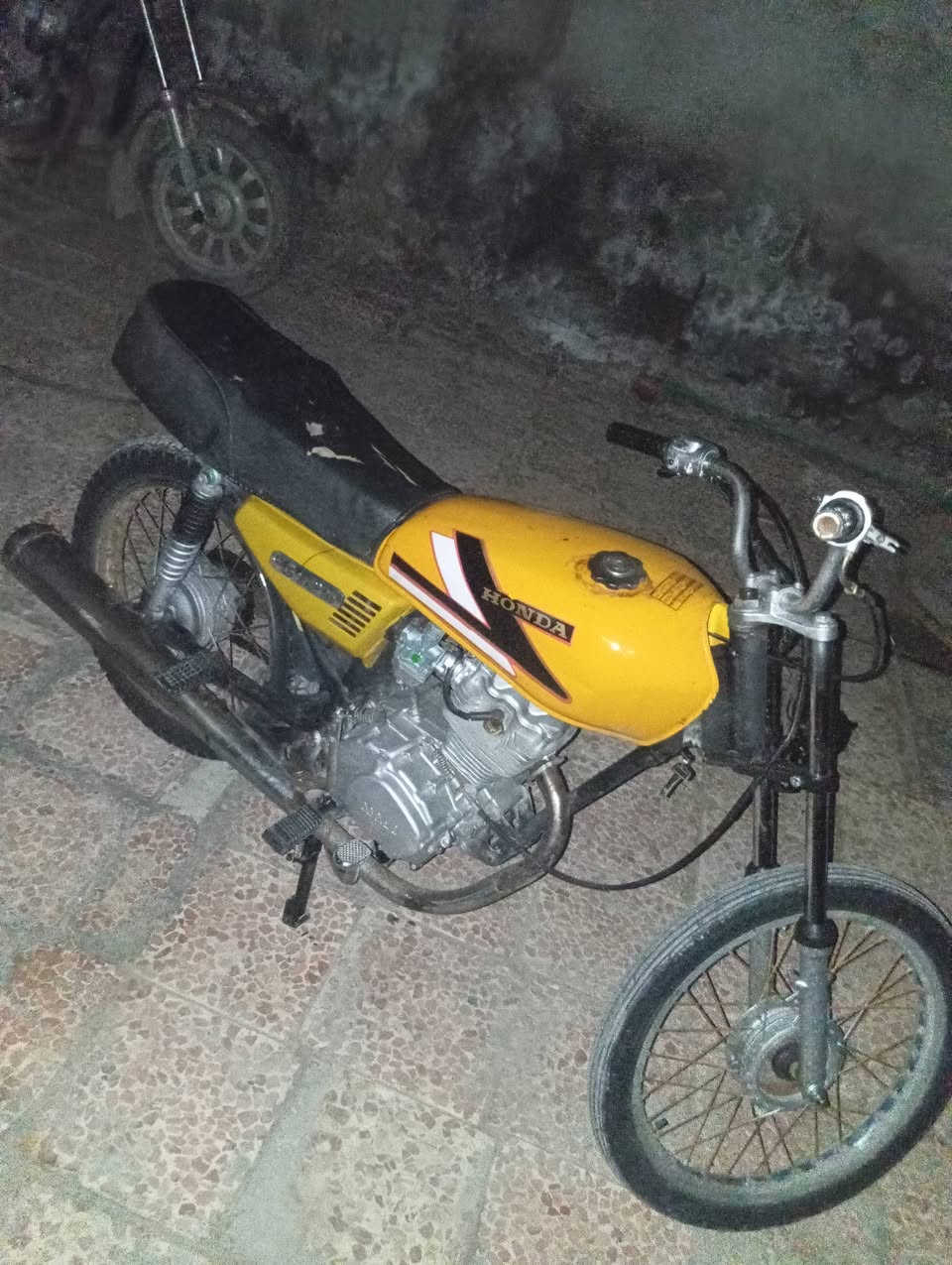 للبيع دراجه ادوات سعر 350وبيه مجال مكان بني منصور ابو غريب لرقم ***********
