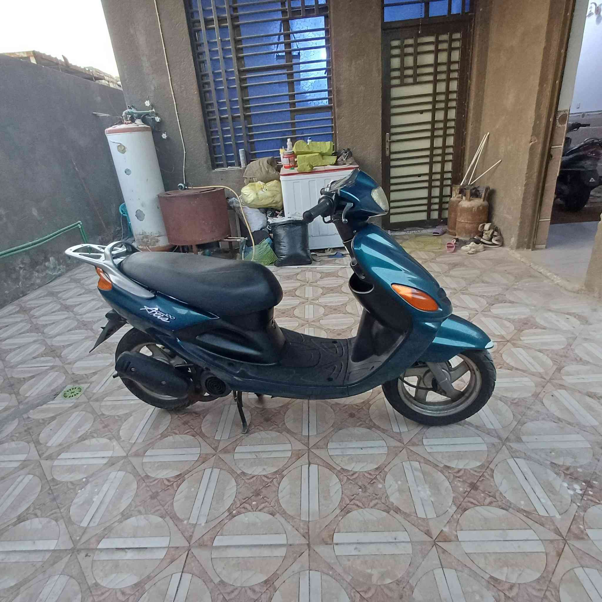 السلام عليكم دراجه اكزز حاويه ع وضع اليابان مكاني الرميثه *********** السعر مليون و٤٠٠ قفل دراجه ماشيه اقل ال ٤ الاف
