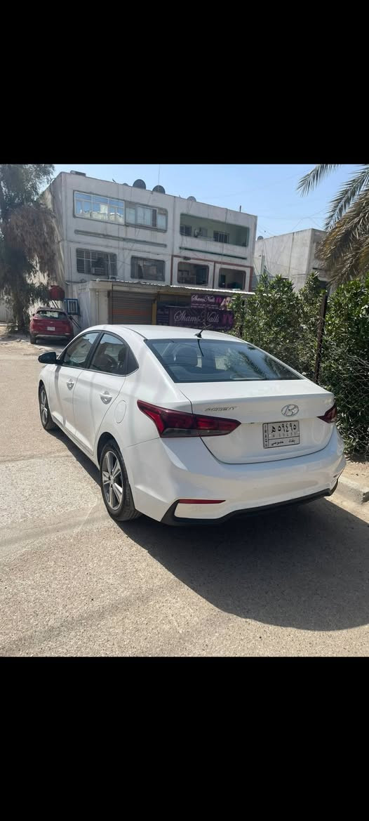 السلام عليكم اكسنت خليجي موديل 2019 سياره فول تحكم شاشه كامره فتحه سقف ويل كب السياره ماشيه  100 اشاير بلمري مري شفط محرك 1600  تبريد ثلج هاتف *********** السياره بنيد مبدل فقط بس الدعاميه بلادي وعندي صور الحادث
