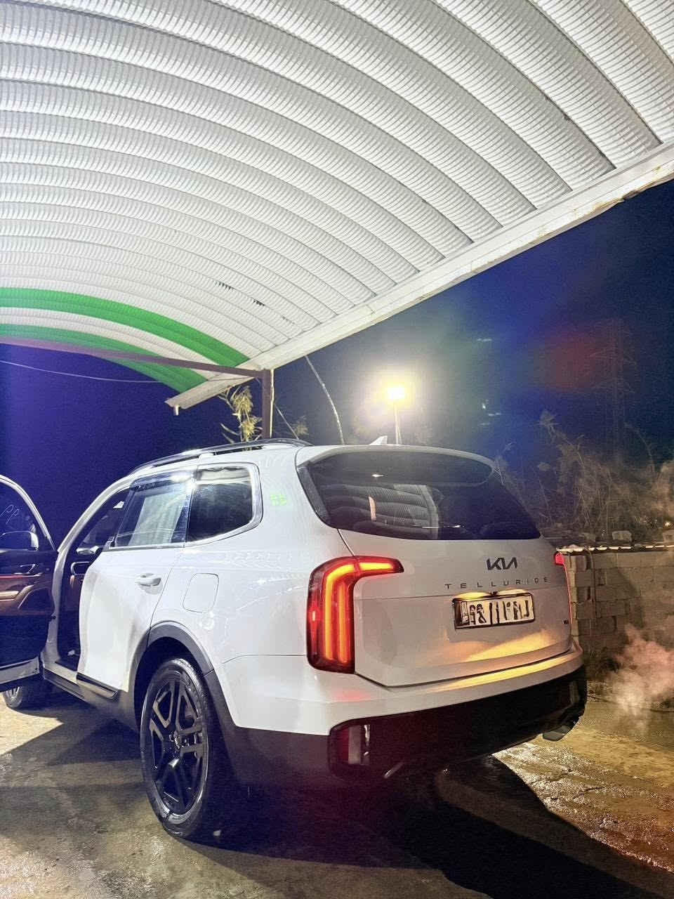 كيا تيلورايد مودیل 2024 برستيج اكس لاين

2024 kia telluride SX PRESTIGE X-LINE بریستج( أعلى فئة) بلاك اديشن
 لون زيتوني  امريكي فول مواصفات 
 1-  كيا تيلورايد فئة SX اعلى المواصفات 2024
2- محرك 6 سلندر 3800 
3-  ويل كب حجم 20 اسود  تاير بحالة ممتازة جدا 
ك
4- عداد المسافة الحالي24 كليو الف قابل للزيادة
5 بصمة ابواب امامية  وبصمة تشغيل وتشغيل عن بعد
6- لايتات زينون عالي ناصي عدستين 
7-اشارة في المرايا الجانبية مع حساسات الاجتياز 
8- مصابيح ترحيب في مقابض الابواب 
9 رادارات تفاعلية للتوقف التلقائي امامي خلفي
10-السيارة بانوراما فتحتين 
11-حساسات امامي خلفي 
12- كاميرات عدد 6 برؤية 360 درجة 
13-باب الجنطة كهربائي شفط 
14غرفة السيارة جلد نابا
14-تحكم كهربائي متكامل لمقاعد المقدمة 
15 المقاعد الامامية تدفئة وتبريد  (مساج كشن السائق)
16- المقاعد الخلفية تدفئة وتبريد كشن 
17-شاشة دشبول كبيرة لمجموعة من الايعازات والضبط و ابل كار بلي واندرويد أوتو.
18-بردات اصلية للابواب الخلفية 
19-مقاعد وسطية تطوى كهربائيا ويدوية الفتح 
20- انارة ليزرية متعددة بمزيج هائل من الالوان لأنارة دواخل السيارة 
21-مرايا جانبية شفط كهرباء مع ذاكرة لكشن السائق
22- خاصية تحديد المسار والتنبيه عند الخروج من المسار 
23-المقعد الوسطي منفصل  VIP
24-تبريد السيارة 3 قطع ثلج
25- تحكم ستيرن جهتين متعدد الايعازات 
26- وضعيات القيادة عدد 7  
27- تنبيه بالارتجاج في المقود 
28- سقف كنتارا
29- خاصية Talking للتحدث مع الركاب عبر السماعات.
30- كشنات خزن وسماعات هرمونك دمام .
31-تحويل مرآت السائق إلى كاميرا خلفية.
32- شحن لاسلكي مع 7 فتحات شحن ومنفذ 110 فولت.
33- داتاشو أمام السائق تعرض السرعة ومعلومات السيارة.
34- هوك خلفي...
والكثير الكثير من المواصفات اللي ماتنتهي
سيارة جديدة حرفياً 
وباقي المواصفات بالسيارة الغنية عن التعريف 
رقم ديالى باسمي هزه جديدة السياره كتاب شهداء
صور الحادث موجود صندوك ملصح + جاملخ اامامي مصلح كد شبر 
سعره 340 بيه مجال
***********
