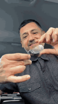 كردي و عربي چاویلکەی خوێندنەوە 😎🤓😎    چاویلکەیەکی بچووکە  تایبەتە بە خ...