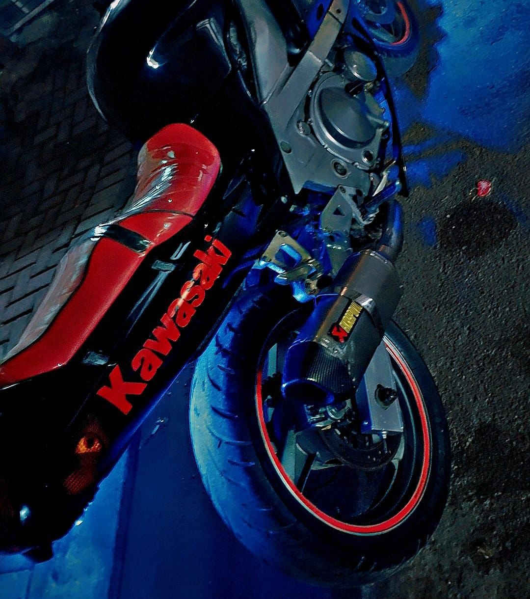 السلام عليكم دراجه كاوسكي 2002 دراجه كهربائيات شغاله بس بيها محرك موضح بالصوره السعر 750 وبيها مكاني بغداد البياع الدوانم قرب جامع القدوس ***********
