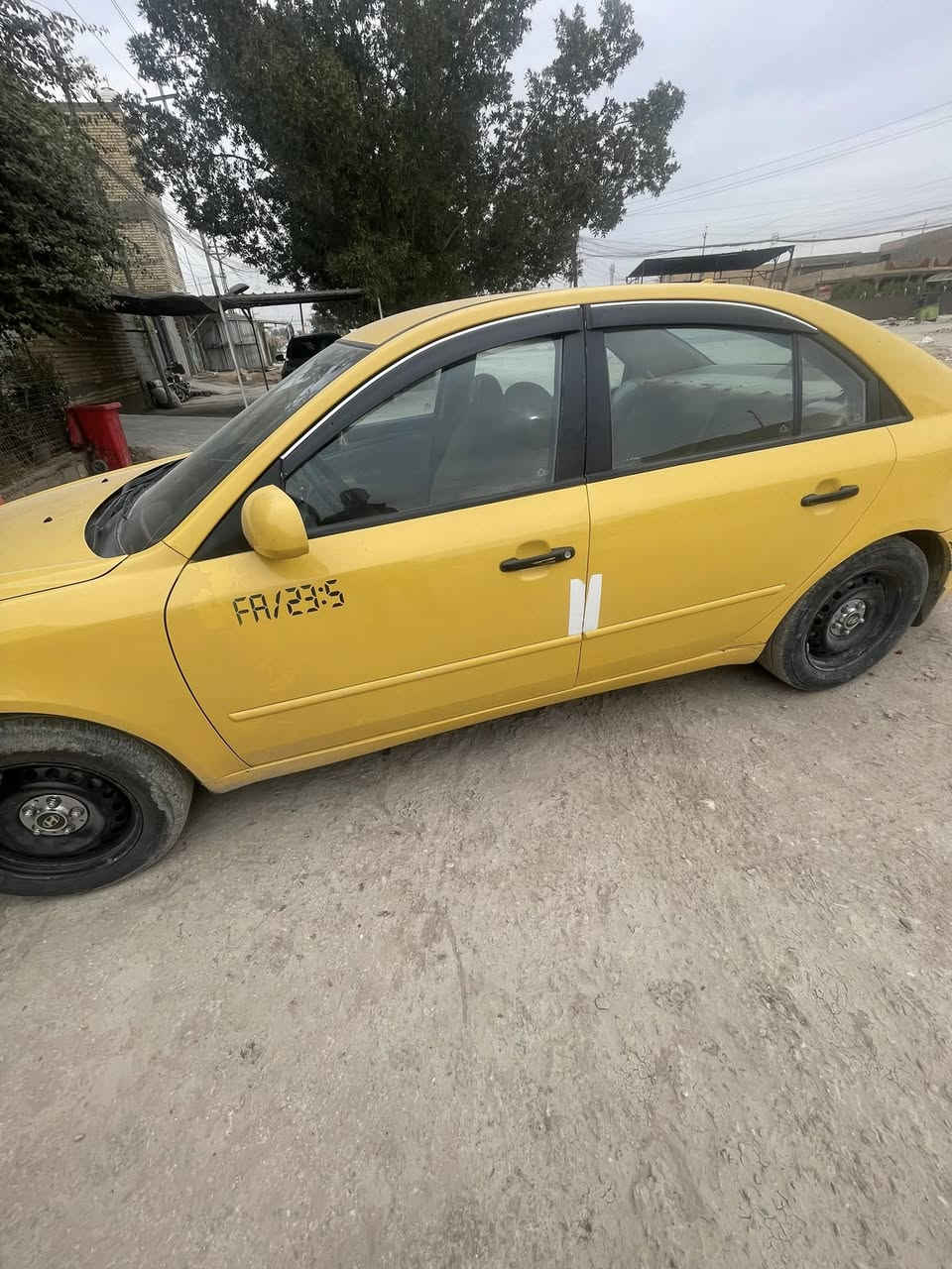 السلام عليكم سوناتا تكسي رقم ديالى انكليزي مكانه حله المسيب للبيع سعره 85 وبيه مجال للاستفسار الاتصال ع الرقم ***********
