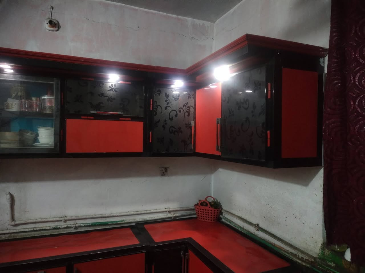 من رخصت لادمن كاونتر مستخدم تزكام درجة اولى العنوان بغداد حي البتول قرب فلكة حي النصر  السعر ٤٠٠ للتواصل ***********
