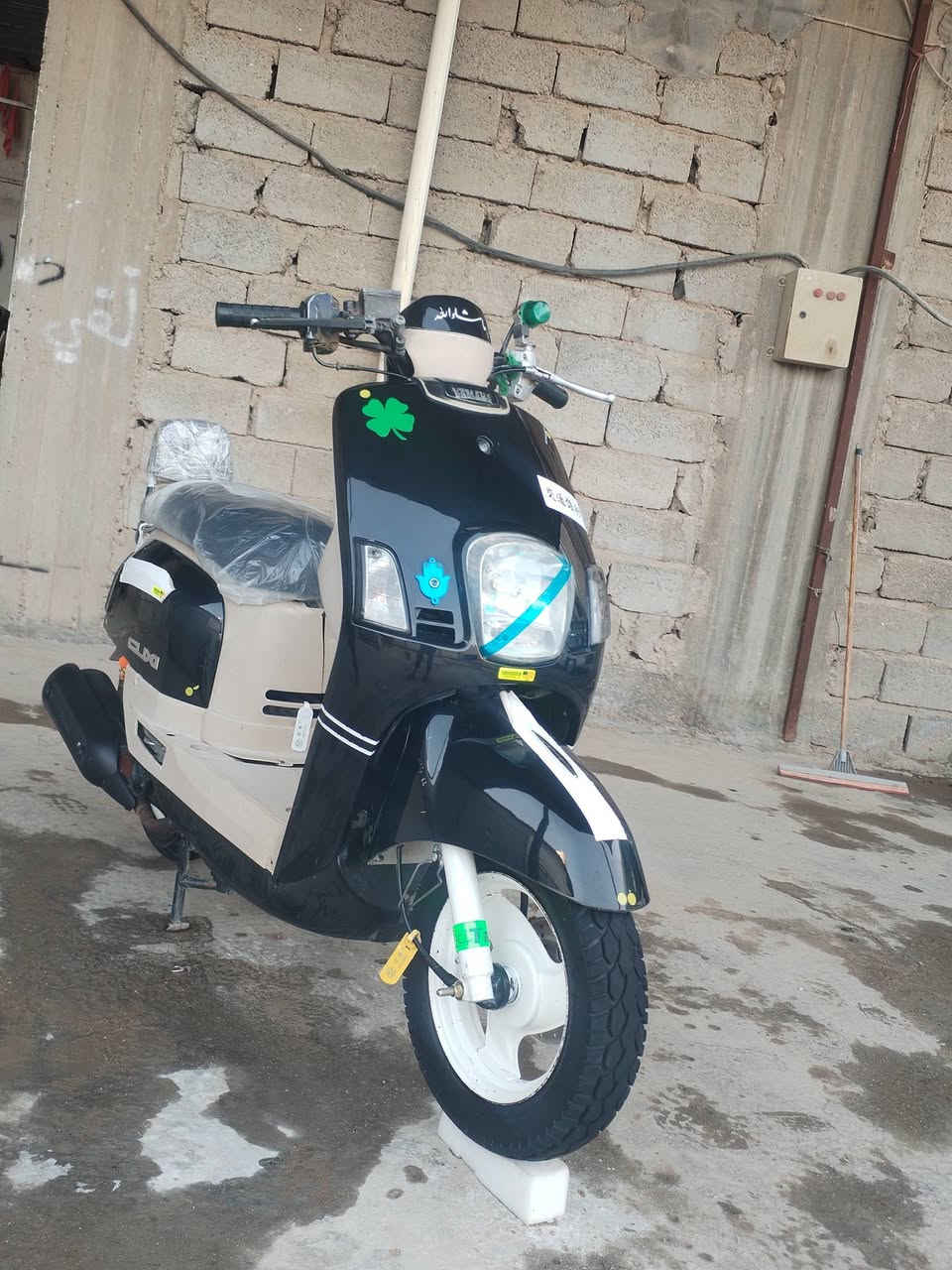 سلام عليكم دراجه بوليس ختم واحد الدراجه فول نضافه مكفوله من كلشي الون اسود وداخل كريمي سلف شغال اشياير كلشي شغال بل دراجه مابيهه كل نقص 
السعر 750 وبيهه مجال قليلل ***********

