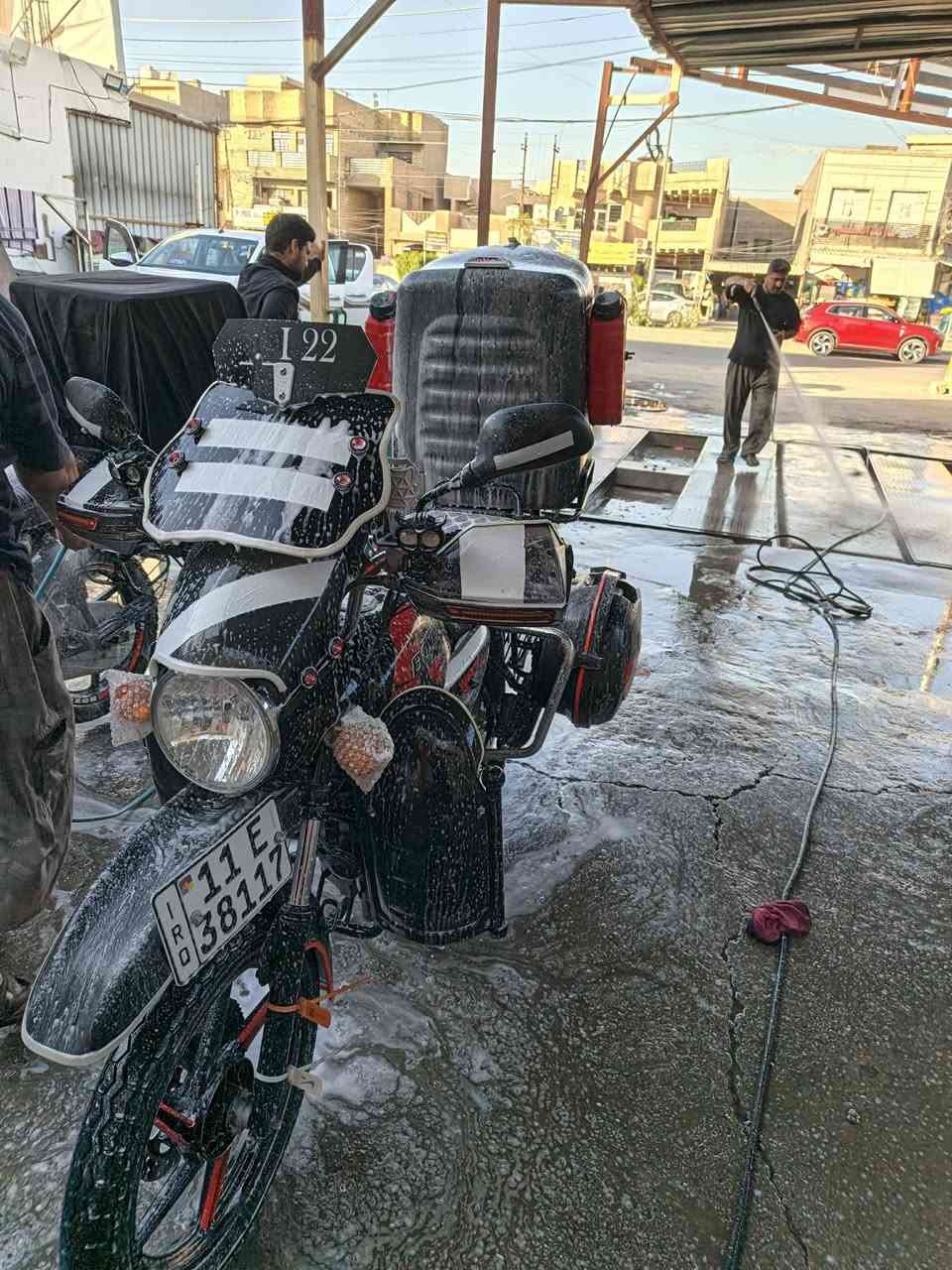 سلام عليكم دراجه بوكسر للبيع موديل 2023 بل سنويه2022 دراجه حلوه ونضيفه امانه الله شلعه ومعدل يخبل دراجه بيه هواي اضافات تخبل دراجه تاخذع تطلع بيه للشغل يوجعك اولت البارحه مبدل دهنه دهن كله ليكي مولي 20الف ونضافه شوفه عينك كل نقص مابيه 
السعر 2,250 وبيه مجال حك الجيه البياعه شرايه اعبر المنشور
الرقم :***********
