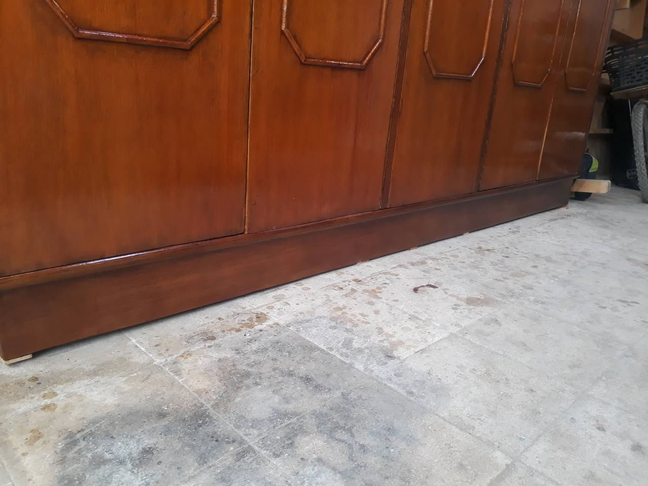 السلام عليكم كنتور خمسة ابواب صاج مستعمل العنوان حي فلسطين قرب صيدلية الاسدي  الاتصال على الرقم ***********
