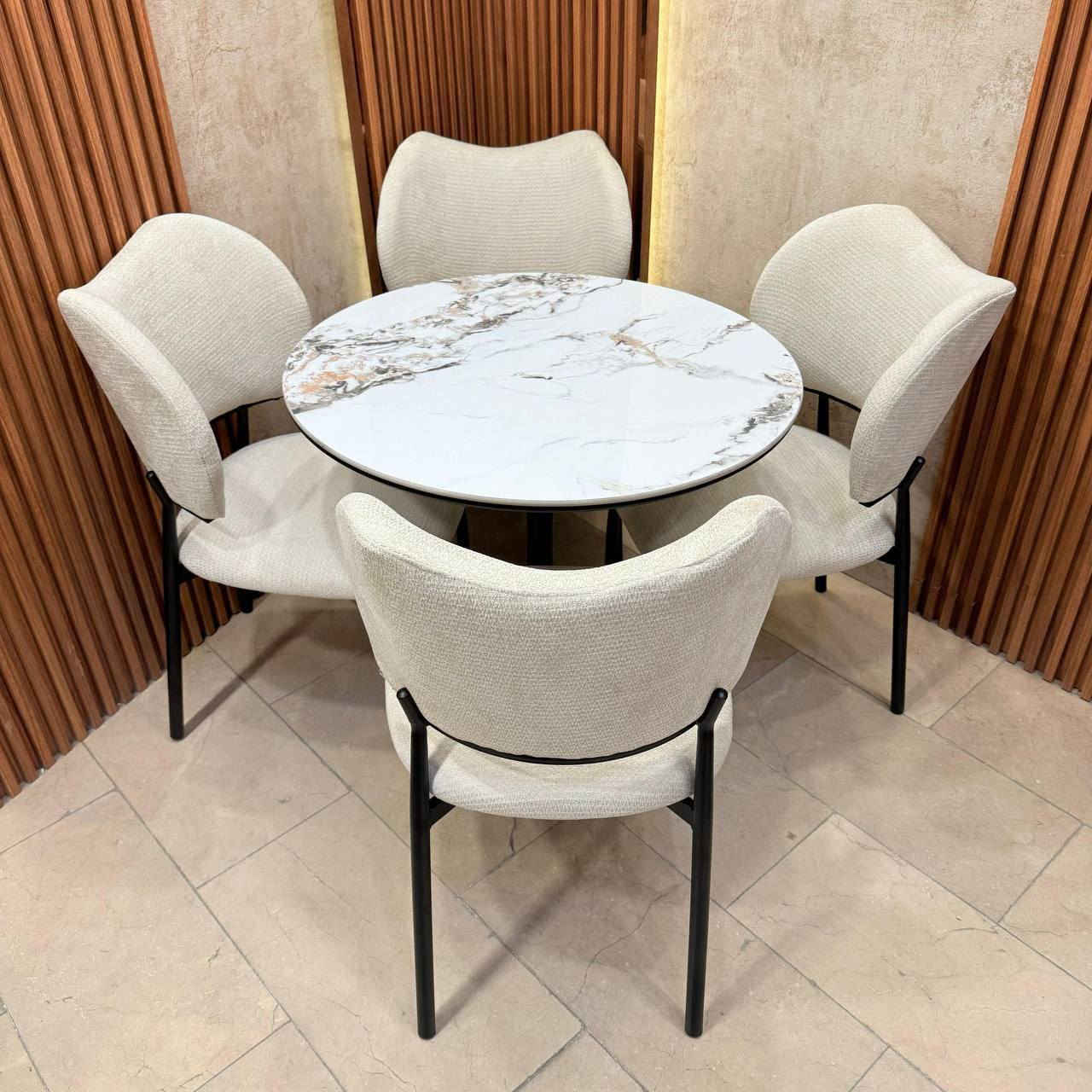 ميز طعام 4 كرسي السطح رخام مزجج قياس الميز 80 سم 
رجل الكرسي حديد صبغ حراري 
الدوشمه مخمل مقدف وتر پروڤ
السعر 210  الف


**إذا كنت صاحب هذا الإعلان وتريد حذفه لأي سبب، رجاءا أرسل رسالة إلى الدعم الفني**