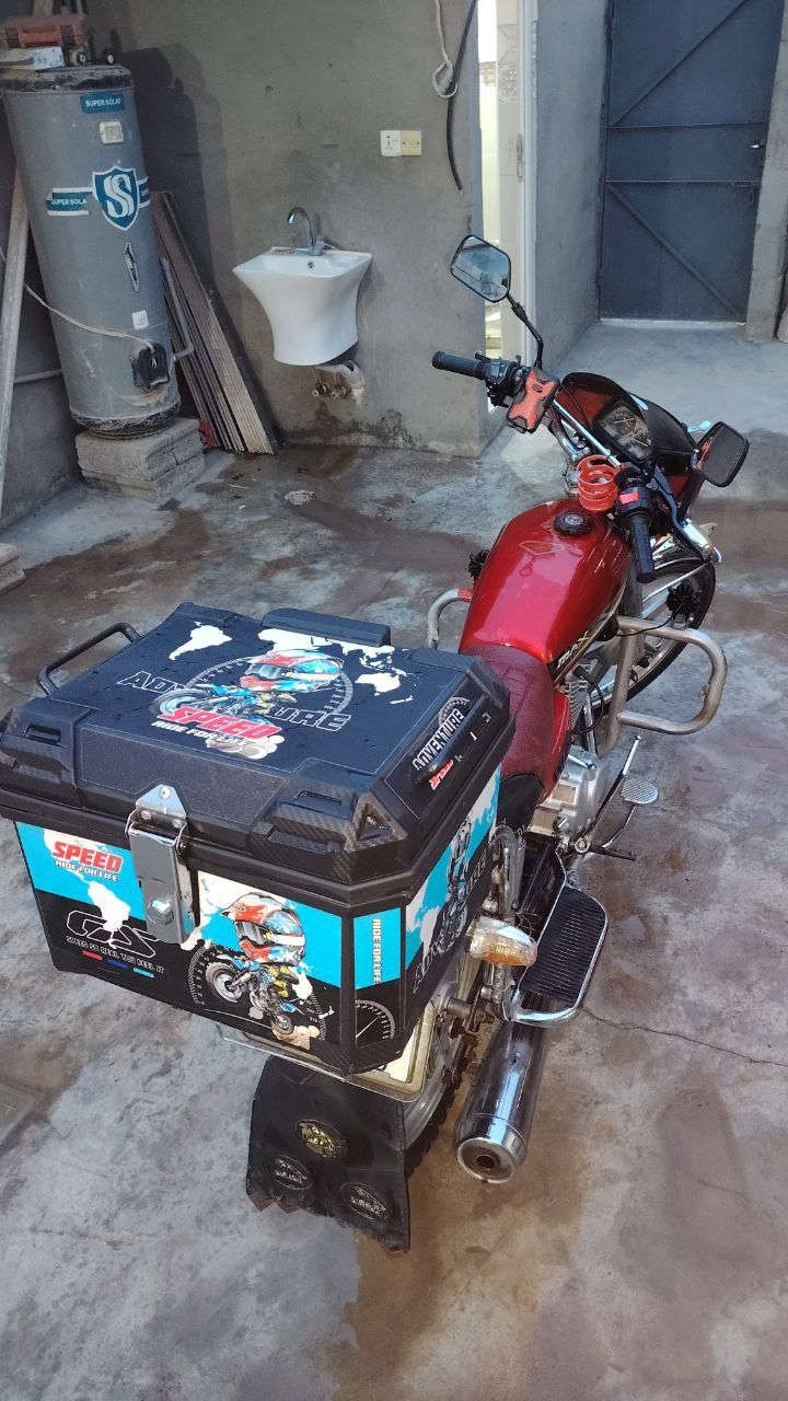 السلام عليكم ماطور ابو الكله للبيع 
موديل 2019 محرك مامفتوح نضيف نشاط خير من الله 
اشاير و لايتات شغاله بس اكو خلل بلكهربائيات مادري كتف مادري باتري هندر واحد يشتغل ماطور ما متعوب من الشغل للبيت فقط سعر 400 و بي مجال
***********
