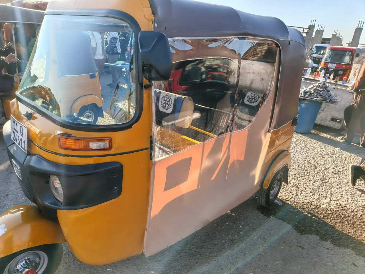 سلام عليكم. تكتك موديل 19شهرالعاشر سنويه ورقم انكليزي باسمي التكتك البارحه مجفتها كور جديد بستم وبوشه وزنجيل وضاغطه ولفات وسلف جديد تخم تاير مسجل دوشمه جديده يعني مذب عليها الف الكشر بي صبغ ومعمر ومصبوغ المكان بغداد حي اور السعر 5500 تلفون ***********
