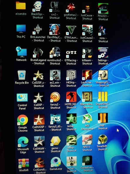 السلام عليكم 
حاسبة دسكتوب تجميع انتل كور 5 جيل الثالث مستعملة نظيفة للبيع 
.....
السعر 150 ألف دينار  ...... سعر ثابت 
عنوان بغداد زيونة 
***********
البيع بضمان الفحص 
لا يتوفر توصيل 
......
ملاحظة 
كيس فقط بدون أي ملحقات 
.....
المواصفات 
معالج انتل كور 5 جيل الثالث رقم المعالج 3470
كارد شاشة 4 كيكا جديد AMD RX 550 GDDR5 
هارد 128 كيكا للنظام والبرامج جديد SSD 
هارد 500 كيكا للالعاب HDD 
رام 16 كيكا جديد 8+8 تردد 1600 DDR3 
مذربورد جديد جيل الثاني والثالث H61 DDR3 
مشغل اقراص ديفيدي DVD 
......
الحاسبة تعمل على نظام وندوس 11 وتحتوي على أكثر من 30 لعبة طور القصة اوفلاين مع لعبة ببجي موبايل اونلاين 
.....
مع جزيل الشكر لإدارة المجموعة
