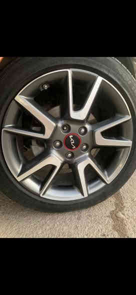 السياره جيتي لاين فول للاخير 
فتحه 
بصمه 
داتا شو 
كشن جلد كهرباء تدفئه تبريد
لد امامي خلفي 
ويل كب 
لايت عدسات 
رادار امامي خلفي 
تبريد منفصل 
حادثه جاملوغ وبنيد وجاملوغ خلفي وجنطه سونار موجود 
مكانه بغداد صليخ 
سعر ١٢٨ ومجال كلش بسيط 
***********
