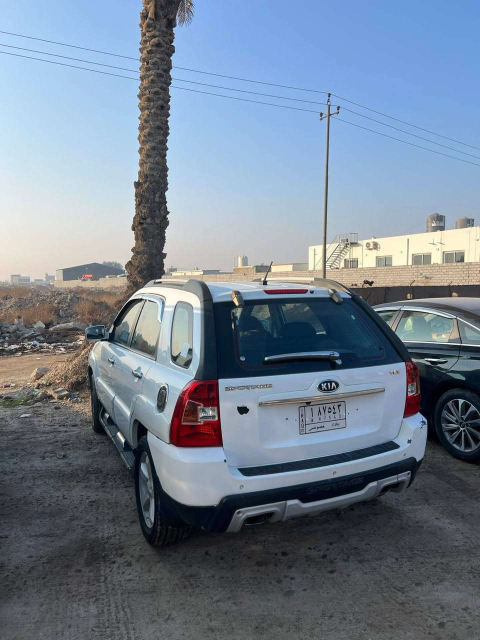 السلام عليكم سبورتج ٢٠٠٩ للبيع خليجي العداد ١٧٧كم السيارة بيها جاملخ خلفي فقط داخل جلد السيارة وارد كوري كير محرك مكفول السعر ١٢٧٠٠$ موبايل ***********
