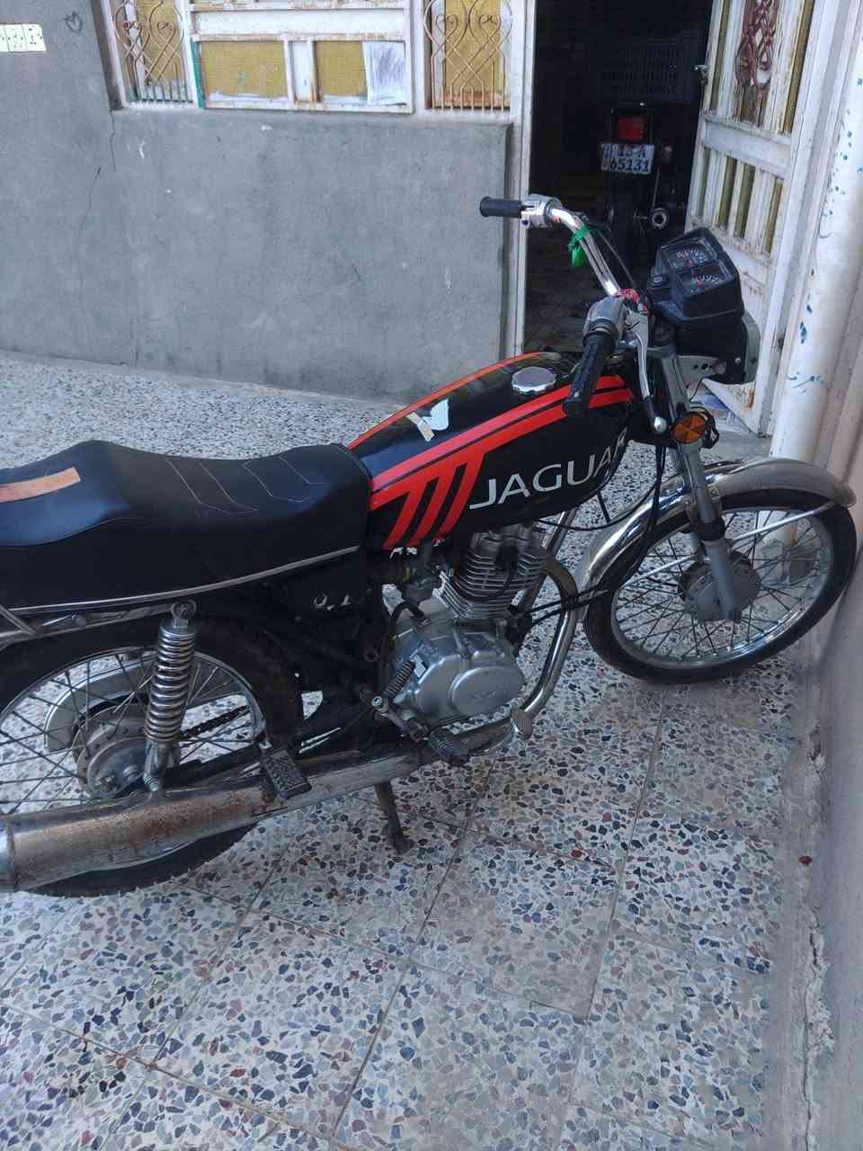 السلام عليكم دراجه يراني نامه 
اللبيع موديل الشاصي 13 والباقي كله جديد 25 اوراق 6 اصولي وكياها روان بنهايت شارع بغداد السعر 850 وبيها مجال ميسان الزيوت رقم
***********
