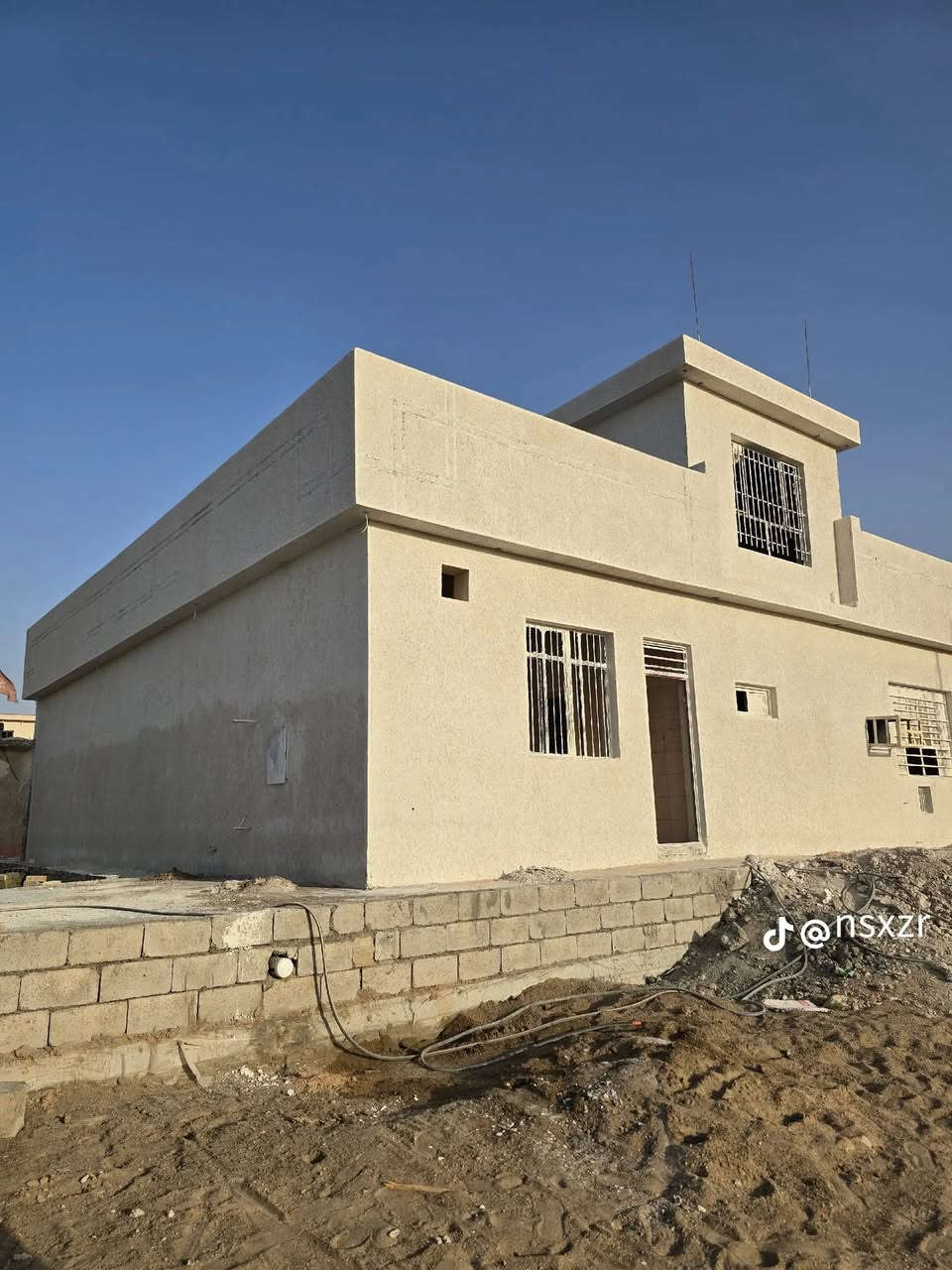 سلام عليكم شباب اي واحد عنده بيت لبخ سقل جراره تقطيع اسطار احنه برسم الخدمة كادر كامل ٤خلفات و٤ عمال هذا رقمي او خاص مفتوح ***********
