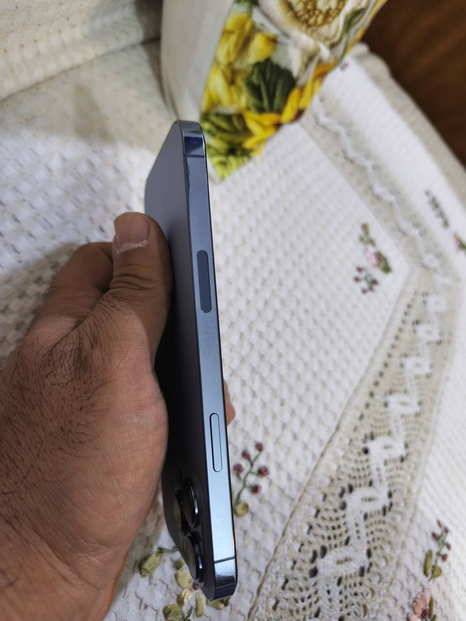 ايفون ١٣ برو ماكس ذاكرة ١ تيرا
بطارية ٩٣ لون بحري مكفول من الصيانه وتر بروف 
نموذج M 
السعر ٨٥٠ المكان بغداد الدورة... لايوجد توصيل


**إذا كنت صاحب هذا الإعلان وتريد حذفه لأي سبب، رجاءا أرسل رسالة إلى الدعم الفني**