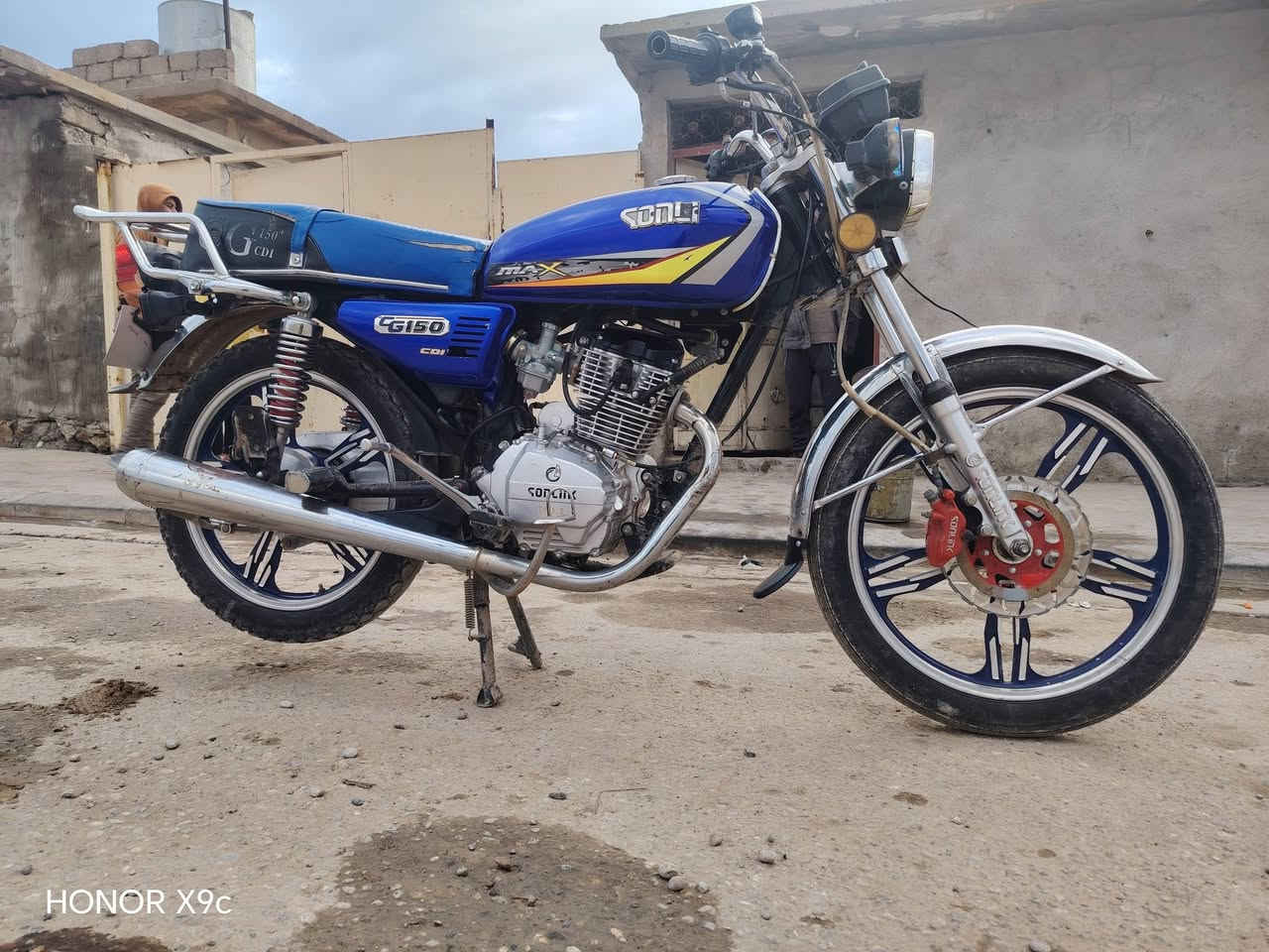 سيفان للبيع  موديل 2023 محرك مامفتوحc150شرط وياله فول نشاطه فول السعر اتصل ***********
