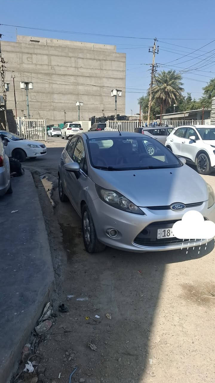 سلام عليكم فورد فستا موديل ٢٠١١ خليجي بدون ضرر بيها صبغ بنيد اثر جراد جاهزه ترايك وين ميعجبك نضيفه بمعنه الكلمه سعر ٦٥ وبيها مجال حك الجيه الاتصال *********** مكان بغداد كراده
