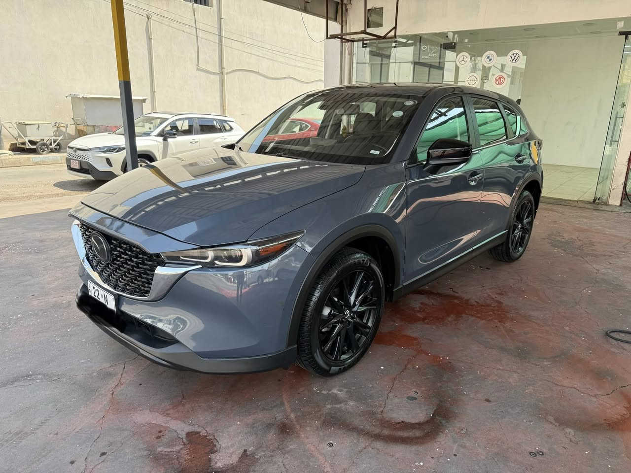 سلام و عليكم اخوان متوفر مازدا CX-5 موديل ٢٠٢٤ فول مواصفات لون مميز سمنت سيارة نظيفة و جديدة جاهز مرقم اربيل سنوية و رقم جديد مميز سيارة عدها قطعة واحد بدون تأثير داخلي كلها مظبوط و شغال بشرط الفحص إلى شراى جدي يكدر يتواصل وياية عل الخاص *********** متوفر واتس اب او فايبر تحياتي للجميع مكان سيارة اربيل .
