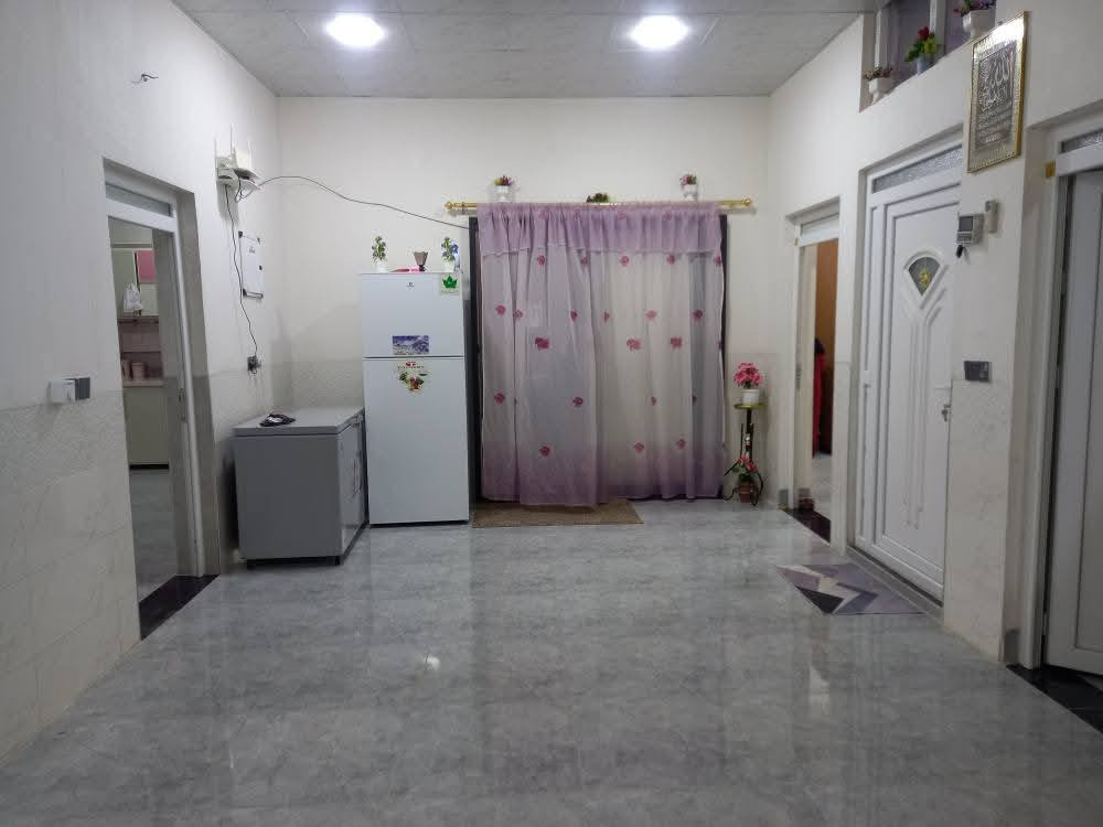 دار للبيع 200م طابو صرف بسم شخص واحد حي ازوراء 77 قرب المستوصف طابقين وبيتونه ع شارع 20 وساحه طابق لأول كامل ماناقصه شي  وطابق اثاني بي نواقص نضام دكت ٠٠؟مراوس يصير بغير منطقه ،،،؟ سعر المطلوب 150 ومجال
*********** ....
***********
