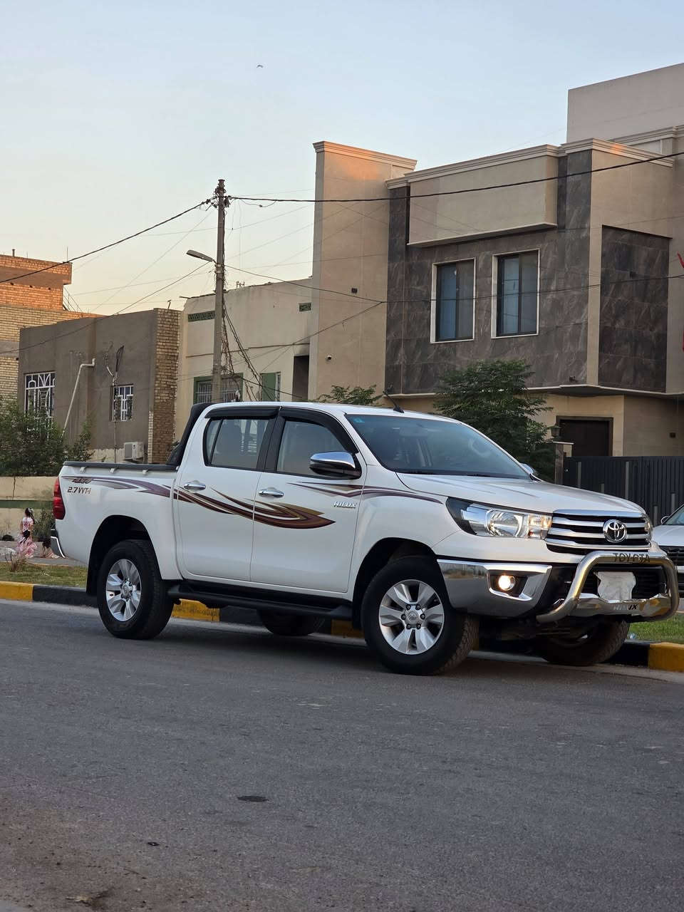 السلام عليكم
للبيع فقط.. للبيع فقط.. للبيع فقط..
 هايلوكس 2018 عالية 4x4 

مكفولة كفالة عامة بيها رصعة بسيطة بالبنيد 

رقم بغداد الماني والانگليزي كاملة معاملته بس تشده

المواصفات
🔵فور ويل خفيف وثقيل 
🔵گير اوتماتيك +عادي
🔵تحكم ستيرن جهتين
🔵شاشة اعطال
🔵تبريد قطعتين
🔵جكمجة ثلاجة
🔵شاشة وسطية
🔵دواخل السيارة مغلفهن نايلون حراري
🔵كامرة خلفية
🔵حساسات خلفية
🔵مانع انزلاق
🔵ماشية 112

السيارة خير من الله ما ناقصها برغي بأسمي تحويل ثاني يوم
مكاني بغداد الحرية 

***********
