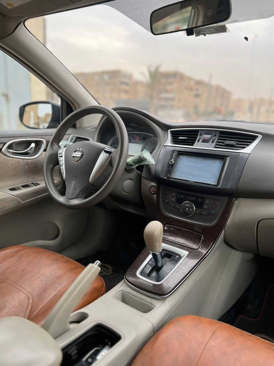 بسم الله توكلت على الله 🤍 

🚘 نيسان سنترا 2019 – توب لاين 

مش كل سنترا في السوق نفس المستوى

في عربيات بتتقيّم بسعرها، وعربيات بتتقيّم بحالتها 👌

━━━━━━━━━━━━━━━━━━

✔️ موديل 2019
✔️ توب لاين
✔️ لون برونزي مميز
✔️ فابريكة بالكامل (رشة حزام نظافة)
✔️ عداد 110,000 كم
✔️ صيانات منتظمة من الزيرو
✔️ رخصة سنة ونصف
✔️ مرور القاهرة

━━━━━━━━━━━━━━━━━━

✔️ بصمة داخلية وخارجية
✔️ شاشة تاتش + كاميرا خلفية
✔️ Apple CarPlay
✔️ جنوط سبور
✔️ تارة مالتي فانكشن
✔️ ليدات أمامية وخلفية
✔️ فوجات

━━━━━━━━━━━━━━━━━━

✔️ فرش جلد
✔️ أرضية جلد

━━━━━━━━━━━━━━━━━━

📍 المعاينة: مدينة نصر 

📲 للتواصل:
☎️ 01037869735
☎️ 01283312825


**إذا كنت صاحب هذا الإعلان وتريد حذفه لأي سبب، رجاءا أرسل رسالة إلى الدعم الفني**