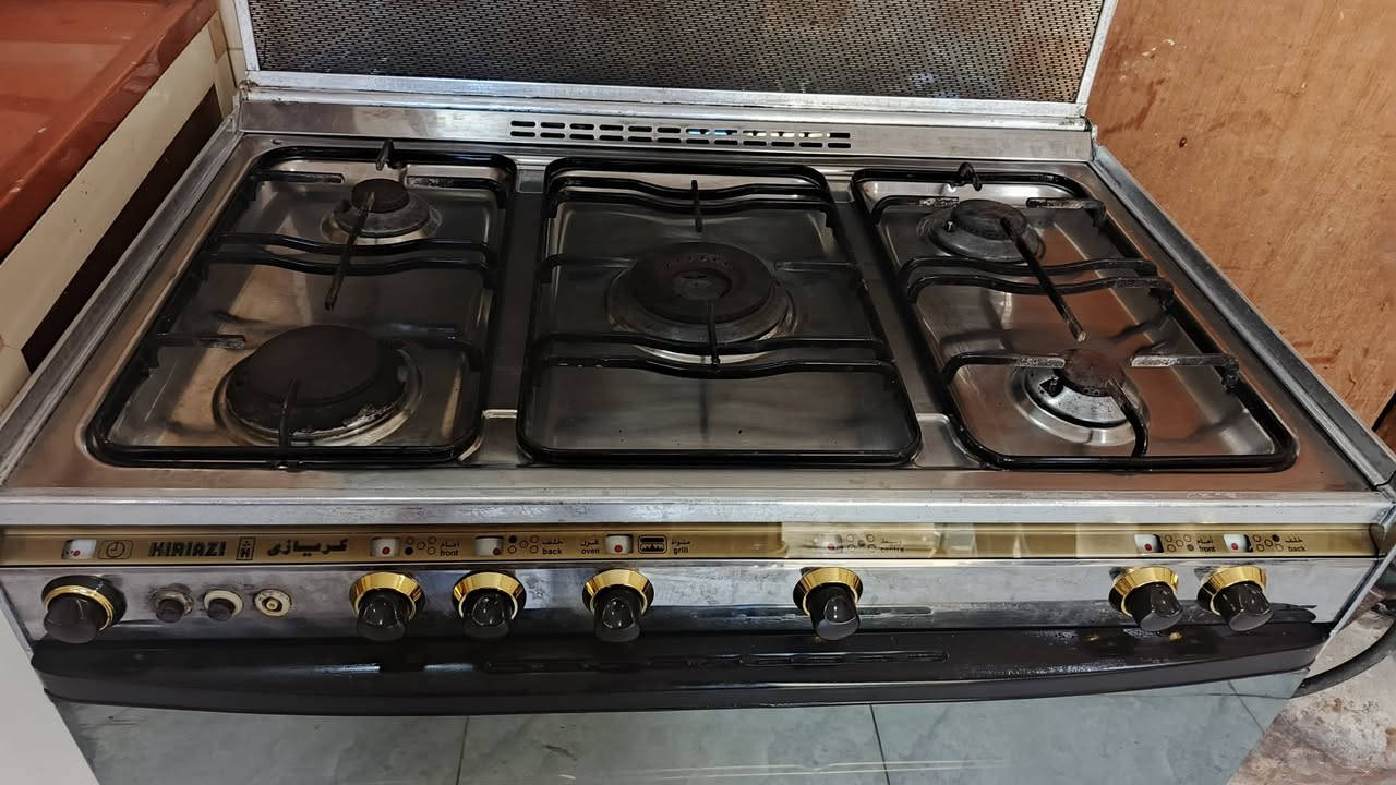 طباخ كريازي مصري على الفحص مشروووط اخو الجديد مكاني ناحية الصلاحيه وعندي توصيل ***********
