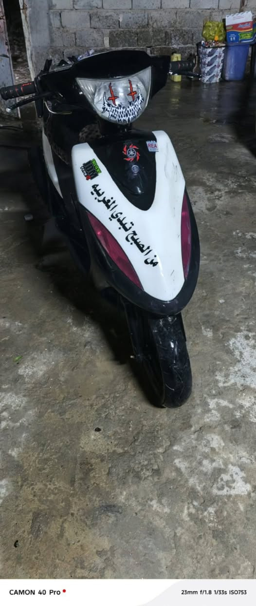 السلام عليكم 
النوع ماكس عدله
الدراجه مكفوله 
محرك اكفله الك شلعه ومعدل
الدراجه بيه تزويد خارجي
الدراجه شغاله هندر وسلف 
هورن لايت بك لايت 
بس نقصه اشاير ماتشتغل لان ماحاط كلوبات
الدراجه خير من الله السعر خاص 
الموشراي لايدخل ويتعبني


**إذا كنت صاحب هذا الإعلان وتريد حذفه لأي سبب، رجاءا أرسل رسالة إلى الدعم الفني**