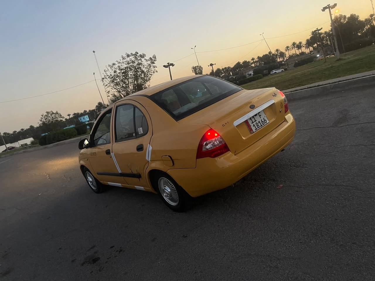 السلام عليكم طيبه ٢٠١٥ بيه صبغ بالجاملغ الخلفي صفحه السايق وطخه بالباب الوره السايق سياره جاهزه كير مكينه تبريد تدفئه كله شغال هيئه وغرمات مصفره الرقم دولي الجديد مكاني شاطي التاجي قرب جسر المثنى لاستفسار *********** السعر ٣٣
