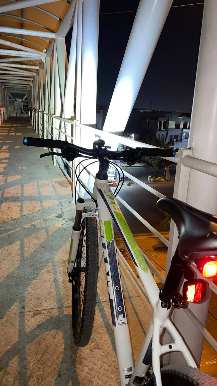 للبيع او مراوس مع جاينت rx3 او  trek fx2

MTB جاينت
ATX فئة
المنيوم بل كامل
قياس الويل 27.5
قياس الفريم 46M يناسب الى حد طول 188 او اكثر بشويه ويتحمل وزن ثكيل اكثر من
120 كيلوا
موديل حديث وايرات دفن
وياله جاينت 3 طبقات GX
ماصه للصدمات تايرات 
الشركه بعدها جديده ماركة
جاينت كتان
دبل امامي ماركة SRسنتور تحكم
خفيف وثقيل
بريكات شيمانو تكترو دسك
سيت شيمانو حديث سحب
دفع شاشه رقميه جدا سلس
مكينه خلفيه صوت طرب حديث
ماركة هايسنس برو
ستاند جاينت اصلي مثبت
حفر بل فريم
كشن ماركه جاينت بلادي
نسبة النظافه 95%
الدراجه بلاديه وغير مثبت عليها حتى واقيات الطين او
الماء مكانها مغلق بسدادات
الشركه على ايدي بل اضافه
الى باركود خاص بل دراجه
مثبت على الفريم
البيع من دون الاكسسوارات من ضمن
الاكسسوارات نضام تتبع
مخفي للدراجه في حال
السرقه 

مكان بغداد لا يوجد توصيل للاستفسار على الخاص


**إذا كنت صاحب هذا الإعلان وتريد حذفه لأي سبب، رجاءا أرسل رسالة إلى الدعم الفني**