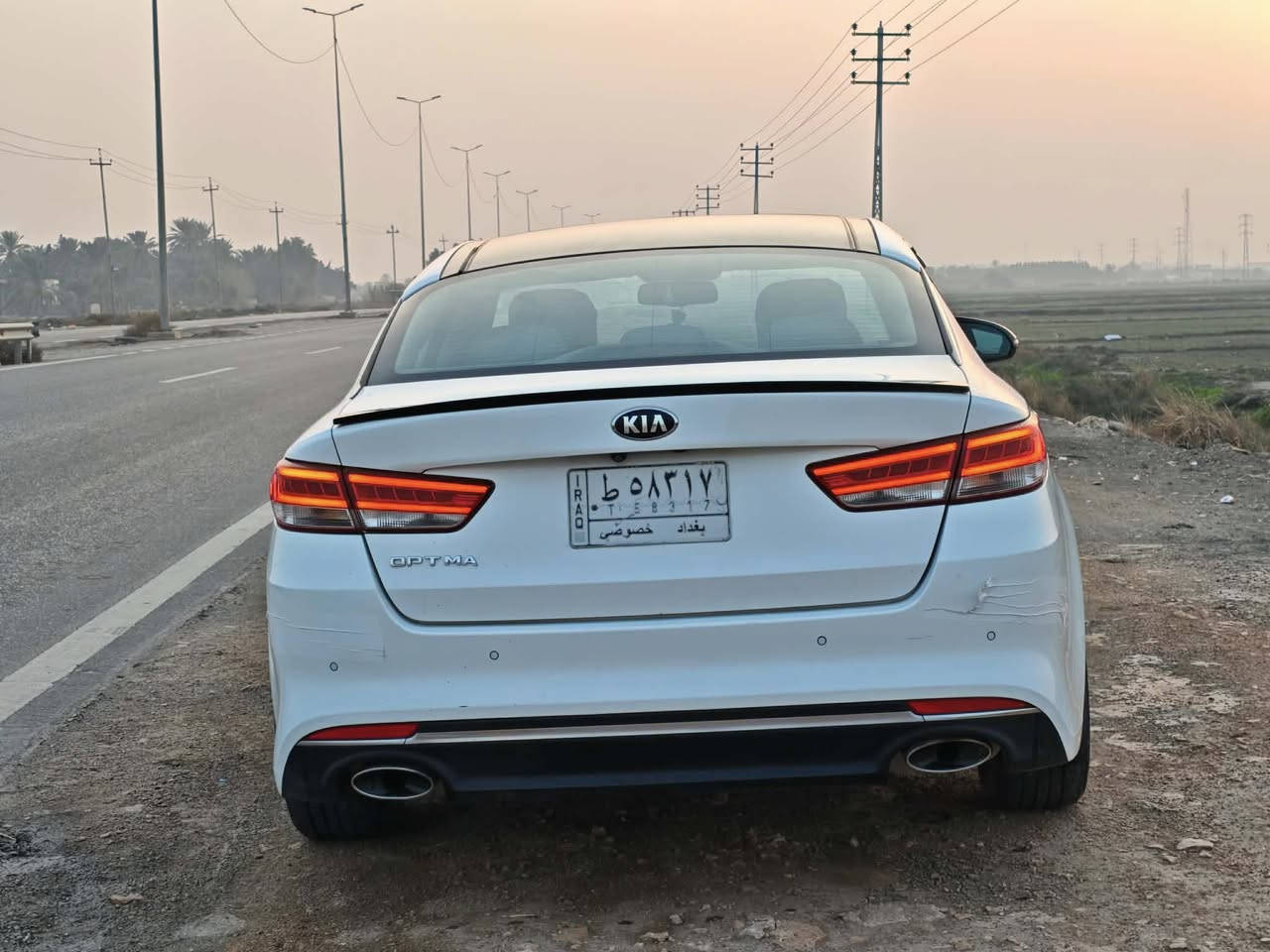 السلام عليكم اوتما 16  مكينه 2400 خليجي السياره قطعتين او باب امرخه سعره 135 او بيه مجال قليل  موبايل ***********
