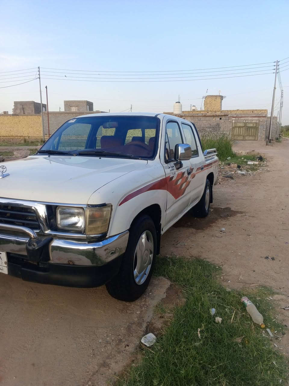 السلام عليكم بيكم جمرة للبيع موديل 1998سياره مكفوله من العيب الشرعي ومن تجيه  ومن الكلبه ومن الاصوليات رقم البصره الماني سنوية بعد ما منتهيه كهربيات كله شغاله تخم تاير جديد داخلة الحمراء دوشمه جديده 
محرك وكير مكفولات  العنوان ذي قار الرفاعي السعر 70وبيها مجال اتصل على الرقم 
الاول ***********
الثاني***********
