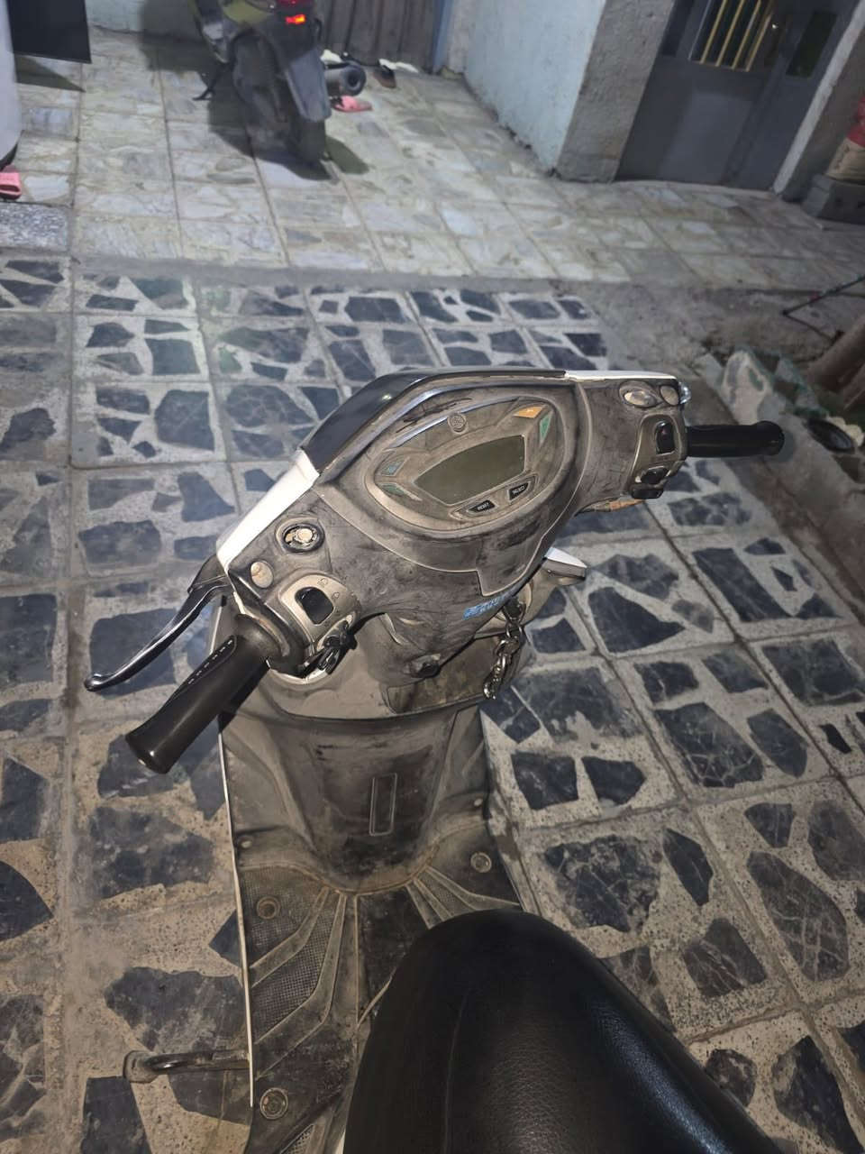 سلام عليكم جيتي ار للبيع الدراجة كفالة عامة سعر 850 وبيها مجال للطيبين ***********
