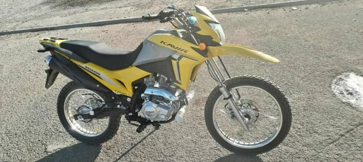 السلام عليكم. دراجه للبيع كافير محرك. 200cc. فول نضافه مكفول من كلشي مابي أوراق. مستخدم قليل
مكاني الرمادي الجزيره البونمر 
السعر 900 وبي مجال. للاستفسار ***********
