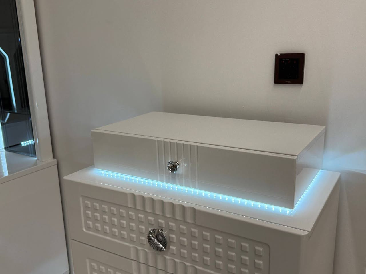 أجمل ماركات الغرف التركيه- الصينيه
تتكون من- 10 —قطع-

-السعر -،2600،000، - بالدينار العراقي-
-خشب mdf…ضمان-5-سنوات-

تكريت / شارع الزهور 
قرب كلية التربيه للبنات 

احجزها الآن-اتصل ***********📞☎️

البيع نقد واقساط
 #تكريت
#كلية تربيه للبنات 
#الزهور
#الاربعين
#الاحتفالات 
#مفروشات الامين 
#مركز خدمات البطاقه الذكيه
