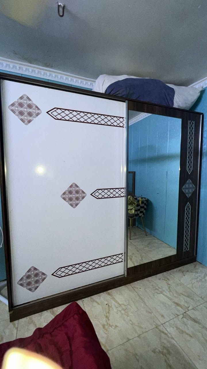 غرفه البيع السعر 200     ***********

