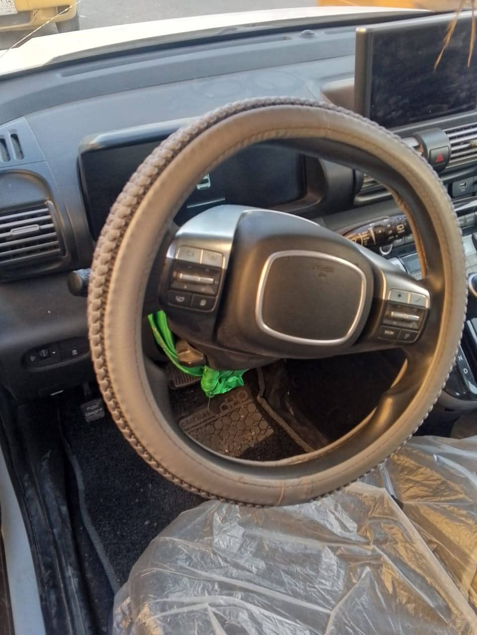 سلام عليكم مكلف بل نشر تفاصيل اكثر اتصل *********** كاسبر البيع 2022 السعر 120 ورقة المحرك 1200
