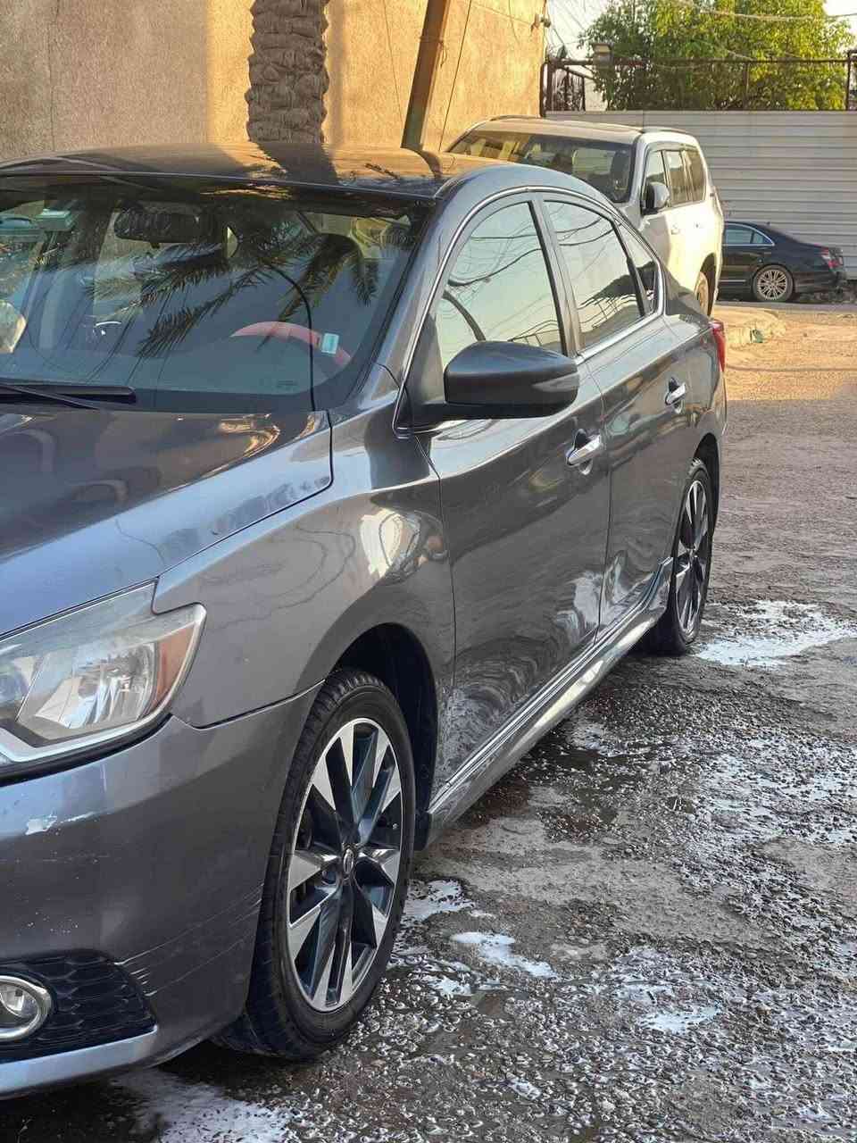 السلام عليكم
سنترا 2019 sr 
ماشية 68 ميل 
سيارة كلين من امريكا 
بدون ايرباك بدون تبديل قطعة وحده 
بس اجت بيها صفحة السايق والبنيد كلير من امريكا 
سياره جديدة ومناقصها شي 
سياره فول sr 
سياره مناقصه حدادية جديدة ادامة جديدة زنون تايرات باتري كله جديد 
كير ومحرك مكفول 100‎%‎ 
للاستفسار 
‏0770 086 3923
العنون مدينة الصدر
