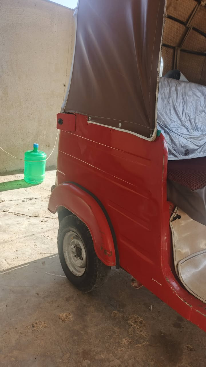موديل ١٨
رقم وسنويه باسمي تحويل مباشر
جاهزه مكينه تجفيت شركه لا تنقيص ولا تبخير 
سعر    5 و 100  خمس ملايين و ميه 
*********** وتساب فقط
