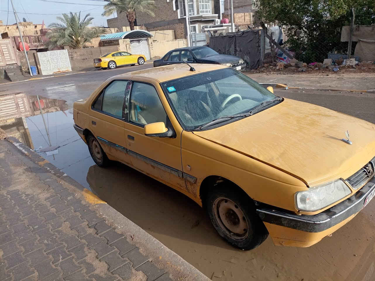 بيجو ٤٠٥ موديل ١٢ للبيع مكينه تعبانه رقم انكليزي تاخذ مصفره هيئه وغرامات سنويه ل٢٨ راعيه بلسماوه اواجهك ويا مايطلب عليه شي مداور مباشر بيه بنيد طاير وضربه بلجاملغ الخلفي بنيد نفسه راجع السعر ١٨ وبيه مجال
مكاني ديوانيه

 ***********
