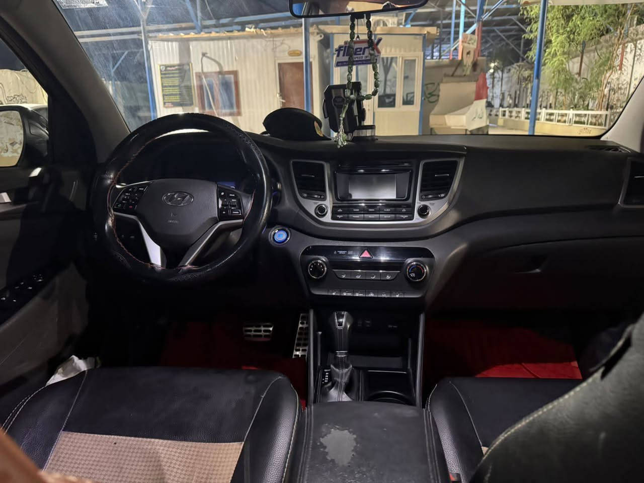 السلام عليكم اخوان توكسان موديل ٢٠١٧ رقم بغداد امريكي فول مواصفات تيربو بانوراما بصمه تشغيل بصمه ابواب  صندوق كهربائي لادارات جانبيه تدفئه بلكشنات حادثهه فقط الدعاميه  للبيع او مراوس السعر ١٥٧ وبيهه مجال هذه رقمي *********** او *********** محمد
