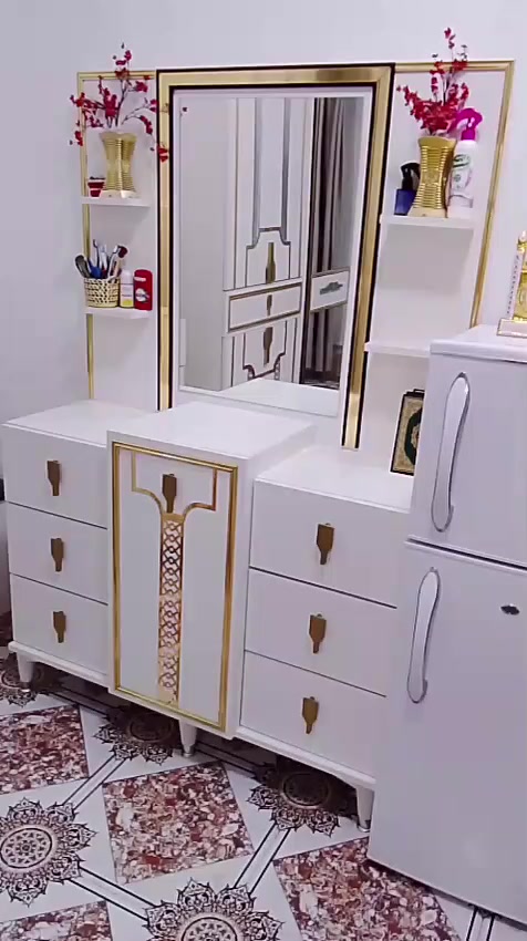 غرفة مستعملة للبيت بيها اضرار قليله
السعر ٧٠٠ وبيها مجال قليل مكان الانبار الكرمة
*********** واتساب
