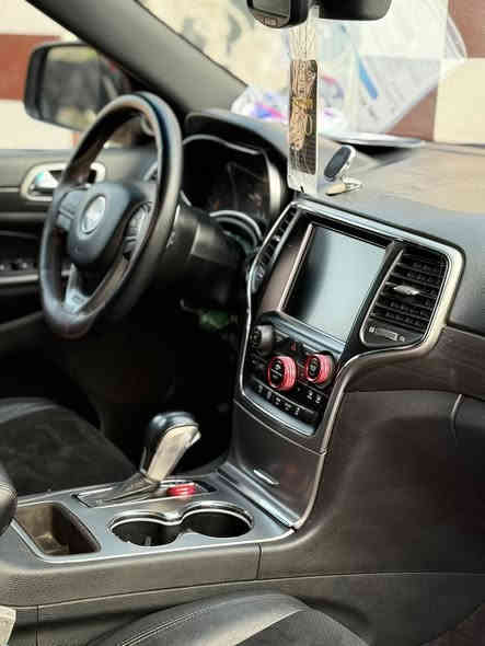 السلام وعليكم جيب موديل 2017
مواصفات السياره
حساسات اماميه 
حساسات خلفي
رادار خلفي 
كشنات جلد 
تتفئه بلستيرن
شاشه كبيره 
مكينه 3600 الايطاليه 
كامره خلفيه + مضخم صوت 
دكمه سبورت
نضام ايكو اقتصادي
اطفاء المحرك عند التوقف
حادث السياره
🔴جاملغ وبنيد وربع الباب صبغ فقط بدون معجون 
حدادية جديده توني شاده اماميه خلفيه 
ادامه عليه كامله  
تخم تاير توني شاده 
رقم ذي قار بسمي تحويل مباشر مشروع وطني 
سياره جديده وجاهزه فول مواصفات عده تنته بصمه تشقل بصمه ابواب تشغيل عن بعد جنطه كهربائي كشنات جلد وكهربائي شاشه كامره دواره تدفئه كشنات تحكم استيرن مثبت سرعه قطعتين تبريد بعد بيه مواصفات 

 مكان بصره قضاء القرنه 

السعر 
205مع مجال للأستفسار ***********
