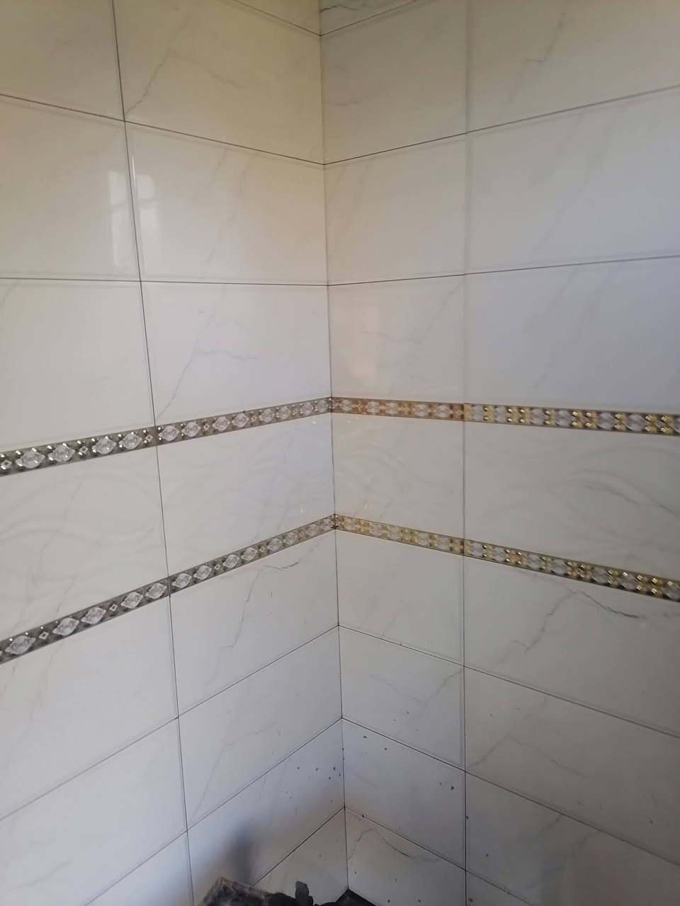 خلفة لتطبيك جميع اعمال السيراميك والبورسلين جدران ارضيات دراج متفرغ حاليا ***********
