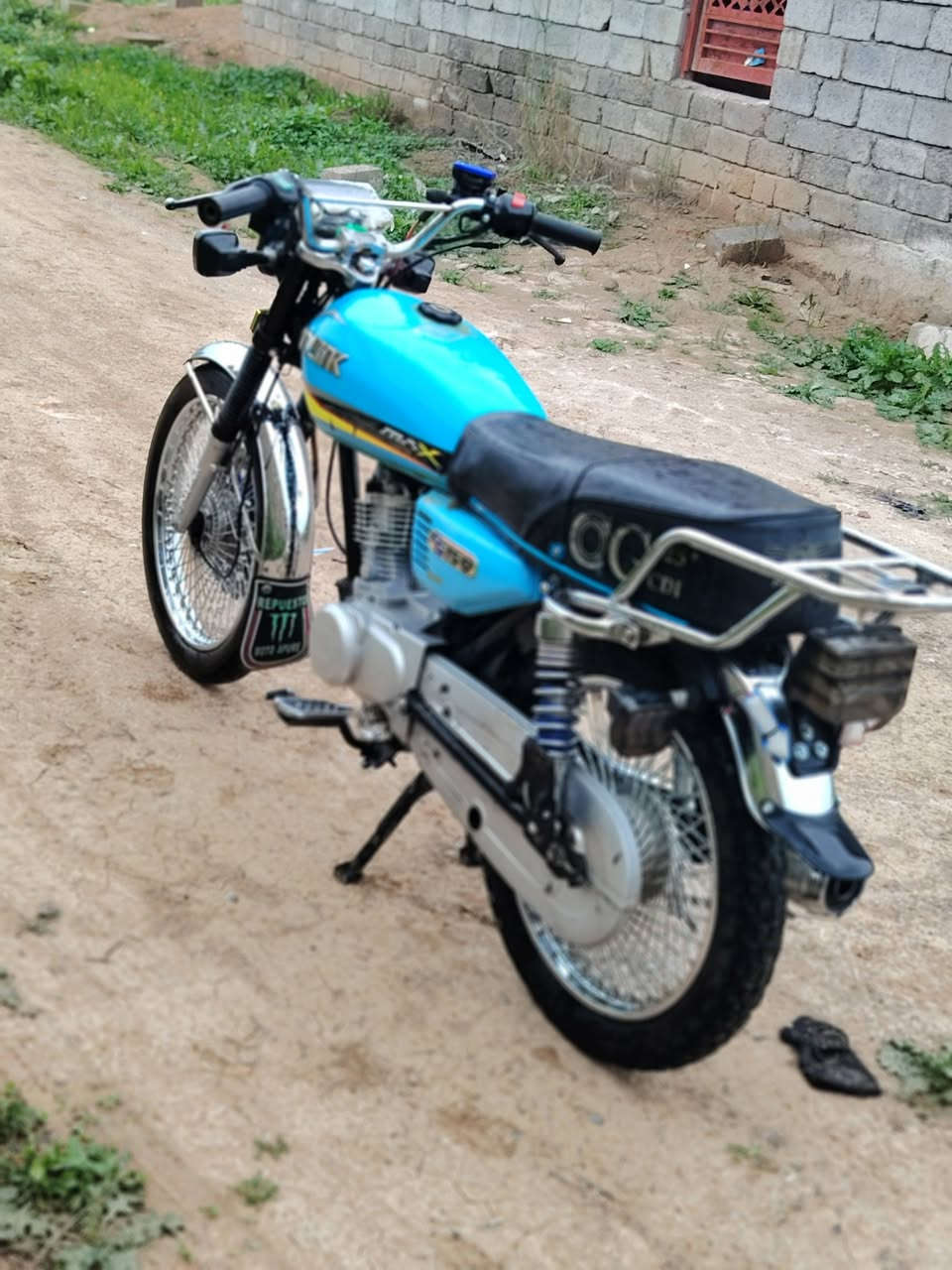 ‏السلام عليكم  موطور لل بيع موديل 2025  منفيس موجود  كهربايات كلها شقاله  موطور مجنبز علا اخر حركه الستفسار عل خط ‏‪***********‬‏
