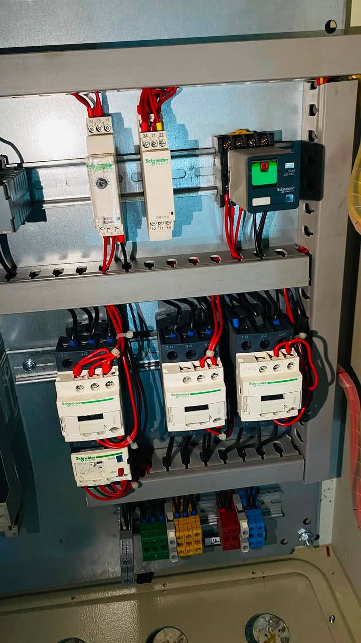 بورد ستار دلتا شنايدر اصلي وكاله باكيت 
15 كيلو واط 
25 حصان 
البورد جاهز وكامل للبيع استفسار اكثر 
*********** واتساب 
بغداد الشورجة عكد النصارى خلف جامع ابو التمن

