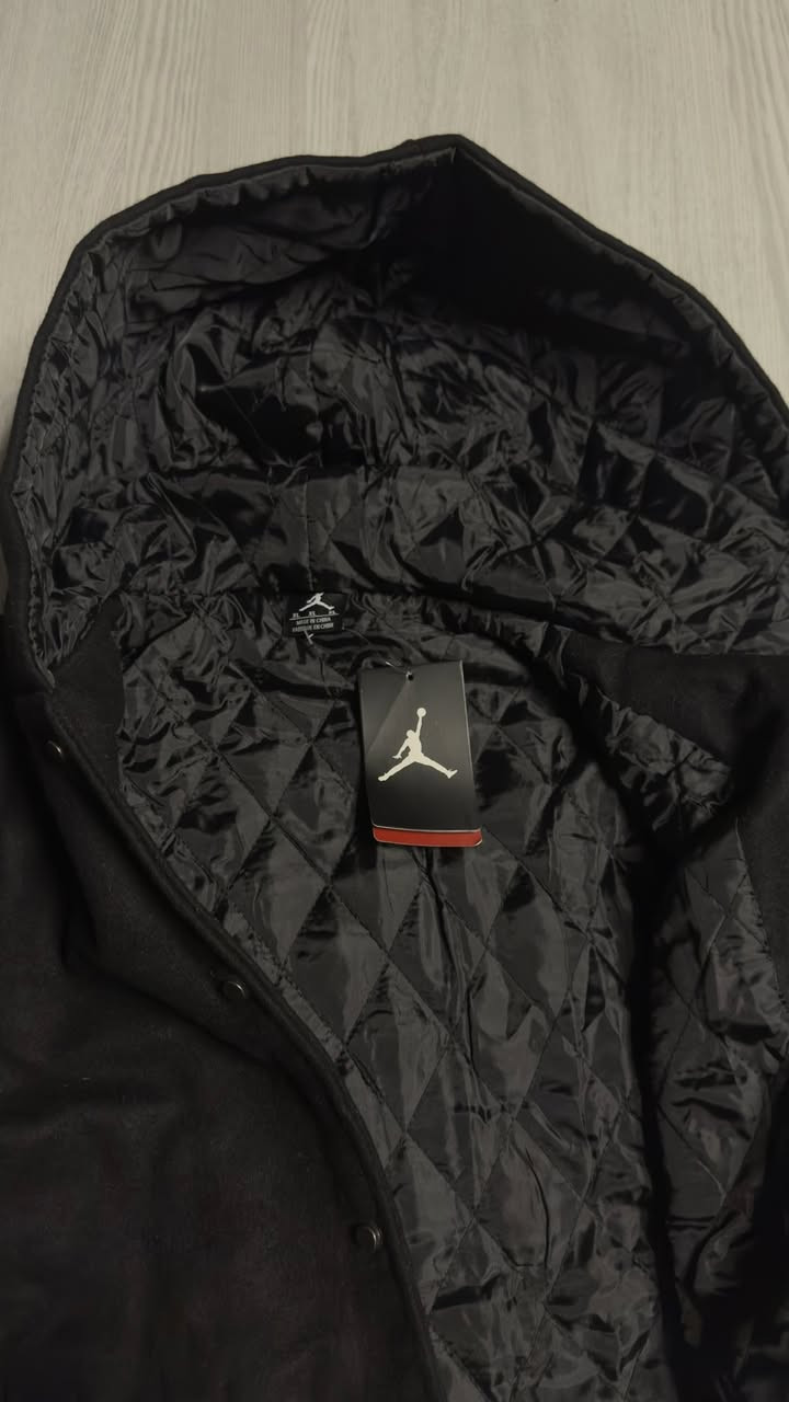 Air Jordan
قطعه جديده كوبي ماستر اعلى كوالتي
قياس xl 

بعدها بالليبل

نظافتها 100%

سعرها ب 25 الف


**إذا كنت صاحب هذا الإعلان وتريد حذفه لأي سبب، رجاءا أرسل رسالة إلى الدعم الفني**