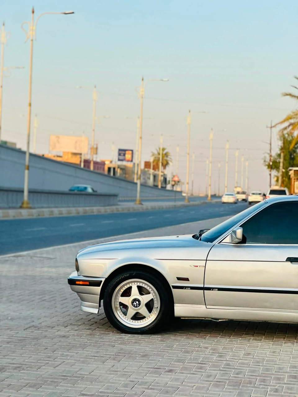 السلام عليكم
BMW
525i
موديل 90
رقم بغداد مشروع وطني سنويه ٢٠٢٩
شرط التحويل
مكينه ٢٥ مسكر فانوس 
كير اوتو ماتيك 
كير محرك شرط
تبريد ثلج قطعتين 

ويل Mنجمه الجديد وتخم تاير جديد سلايت رف طكتين
دبل جكمجه
بجم عريض
داخل اسود جلد
سياره مال جناي نظيفه ومابيه شي نقص تفاصيلها كلها 
مذكوره
السعر (62 ) وبيها مجال  مكانها صلاح الدين تكريت للاستفسار انتصل وتدلل***********
