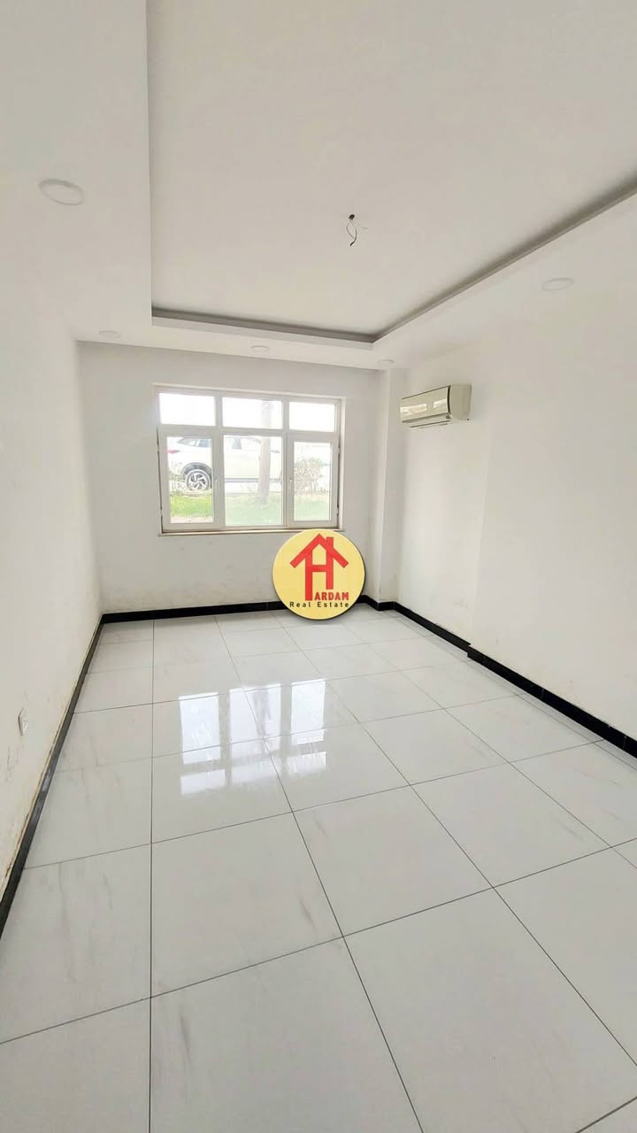 🏢 شووقە بۆ فرۆشتن لە پاک ستی
B 1

✅ ڕووبەری :— ٢٢٠ مەتر 
 
✳ نھۆم :— ئەرزی 

✅ رووی :— ئەزمەر  

✅ پێکھاتووە لە :— مەدخەل گەورە ، میوان و نانخواردن کراوە مەتبەخ ،  ٣ ژووری نووستن ،  موشتەمەلات ، ٢ باڵکۆن 💯

📌  تایبەتمەندی شووقەکە  کامل ئەرزی کاشییە ، هەموو ژوورەکان سپلیتی تێدایە ،  کەوانتەری تێدایە ، سەقفی کناف ، پەنجەرەی دەبل جام    
 
ئاو و  کارەبا و سکورێتی بەردەوام 💯 

تایبەتمەندی پرۆژەکە  پارکی وەستانی ئۆتۆمبێل  باخچە و سەوزایی  ،  مارکێت 

💰 بۆ نرخ ژمارە ١ لە  کۆمێنت  بنووسن  راستەوخۆ  نرختان  بۆ دێ 

☎ بۆ زانیاری زیاتر پەیوەندی بکەن بە 

نوسینگەی ھەردەم 

ناونیشان 📍:— گردی سەرچنار -  پشت شووقەکانی بەھاران  بەرامبەر مزگەوتی بیلالی حەبەشی

📞 ژمارە موبایل :— *********** - ***********
📞 ژمارە ڤایبەر :—  ***********

📢 تۆی بەرێز گەر خانوو یان شووقە یان  زەویت ھەیە 
دەتەوێت بیفرۆشیت یان بەکرێ بدەیت 
ھەر ئێستا  پەیوەندی بکەن بە
نوسینگەی ھەردەم 
زانیاری و ناونیشان و رەسمی  بنێرن  بۆ 
ڤایبەر یان وەتسئەپ 
بۆتان بلاو دەکەینەوە
